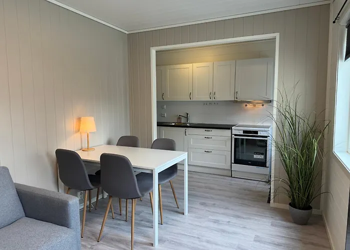 Small In The Harbour Of Apartamento Jørpeland